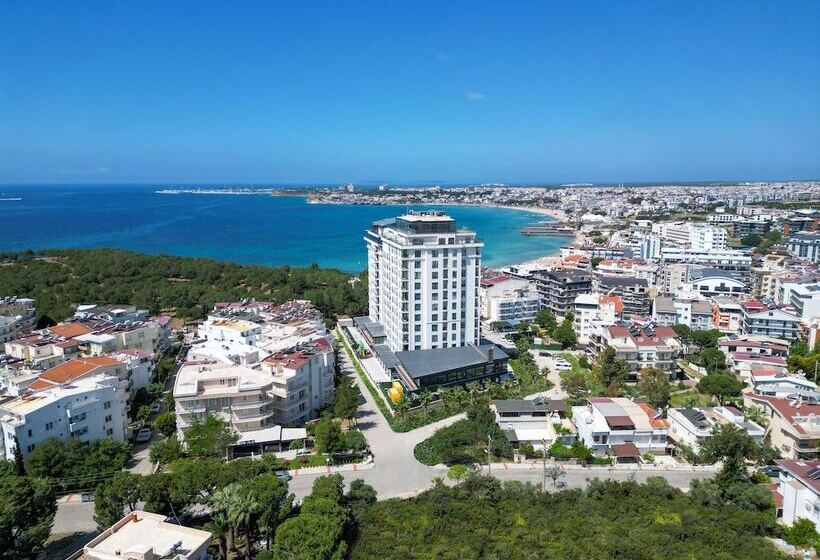 Maril Beach & Spa Hotel