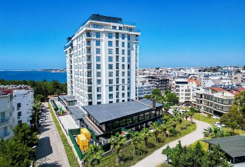 Maril Beach & Spa Hotel