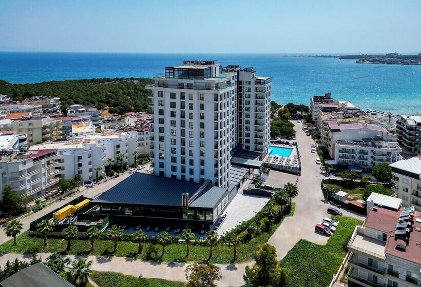 Maril Beach & Spa Hotel