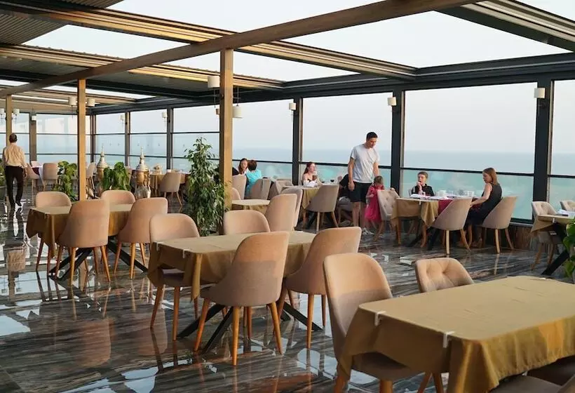 Maril Beach & Spa Hotel