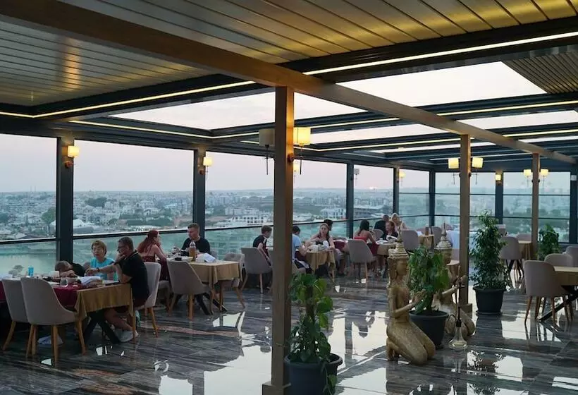 Maril Beach & Spa Hotel