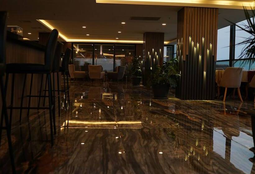 Maril Beach & Spa Hotel