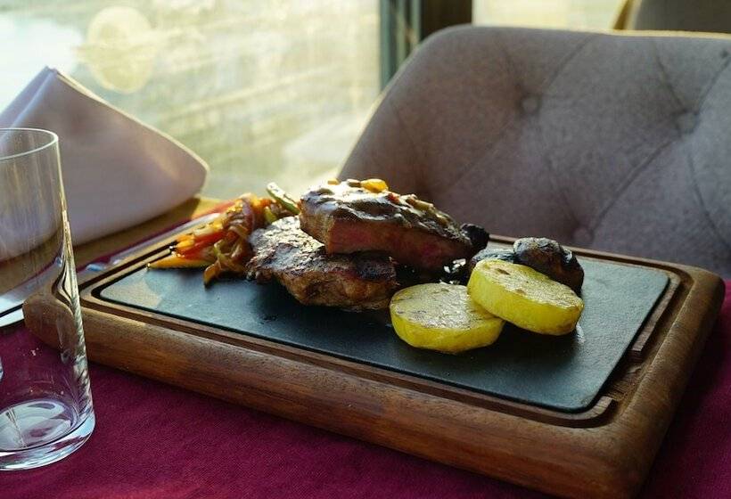 Maril Beach & Spa Hotel