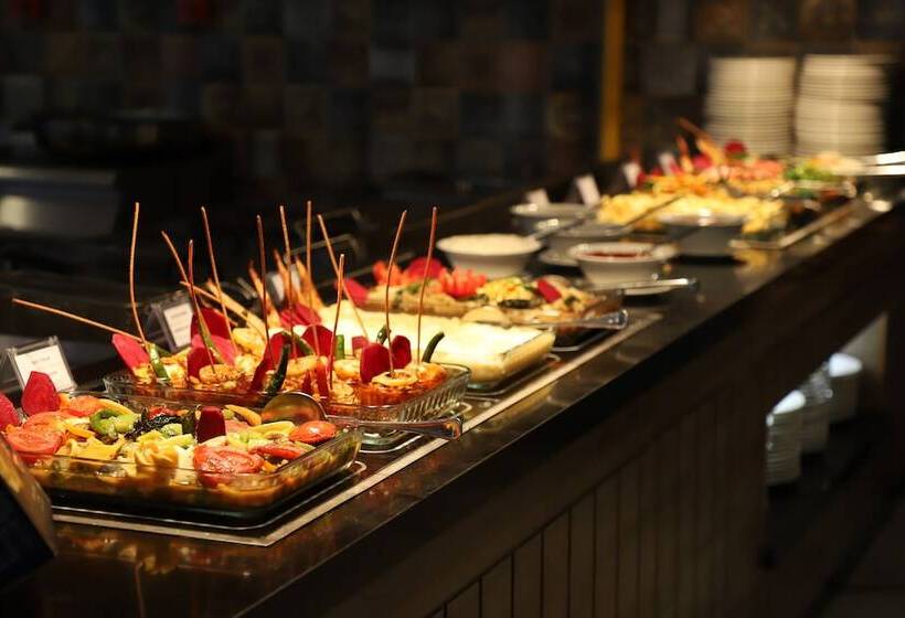 Maril Beach & Spa Hotel