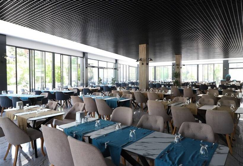 Maril Beach & Spa Hotel