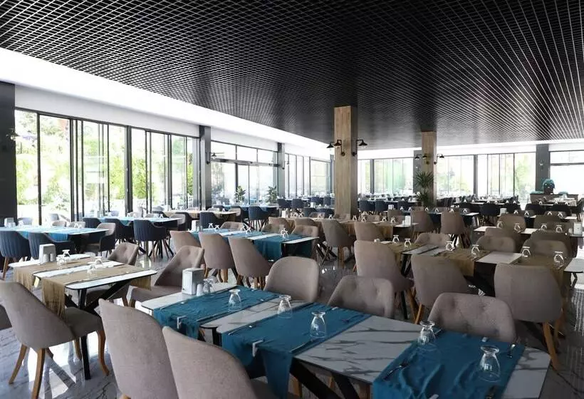 Maril Beach & Spa Hotel