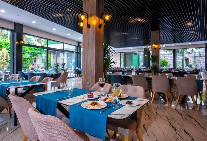 Maril Beach & Spa Hotel