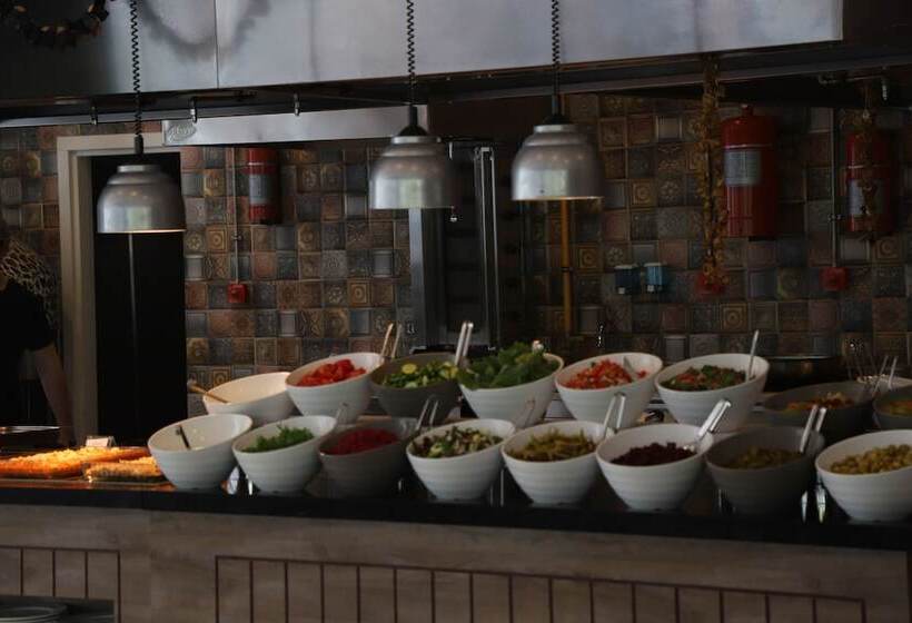 Maril Beach & Spa Hotel