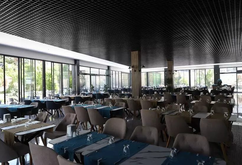 Maril Beach & Spa Hotel