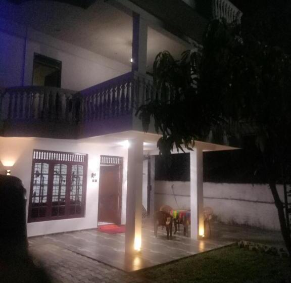 بنسيون Hewage Resort