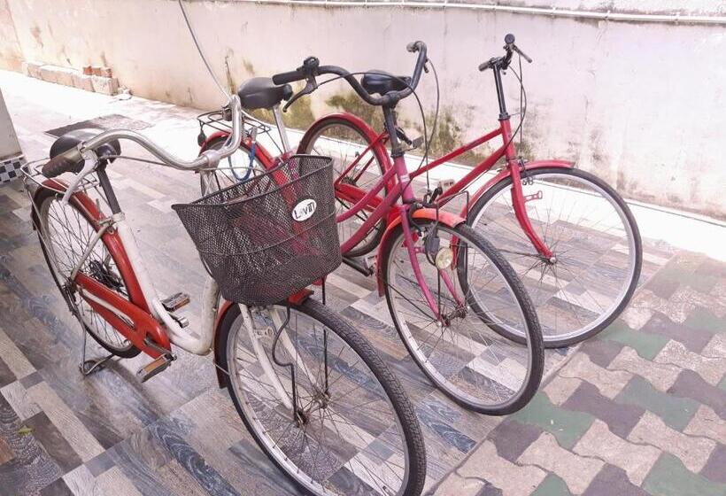 بنسيون Hewage Resort