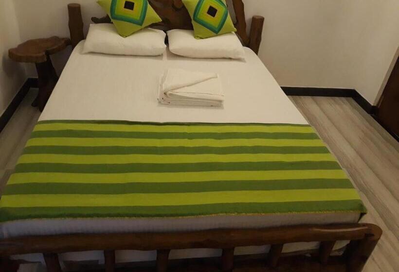 بنسيون Hewage Resort