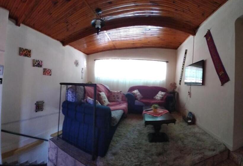 بنسيون Pousada Sayonara