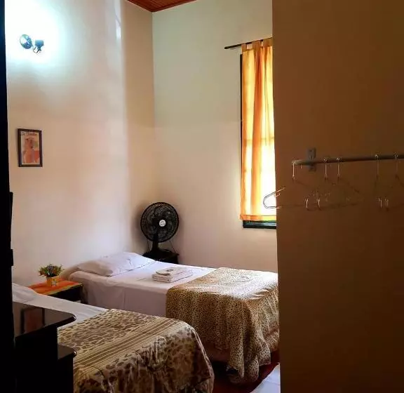 ペンション Pousada Sayonara