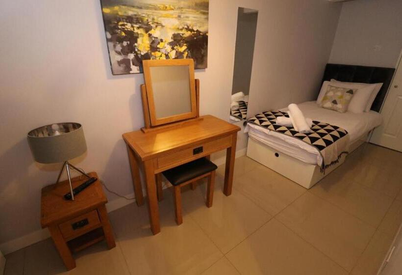 بنسيون The Lavenders