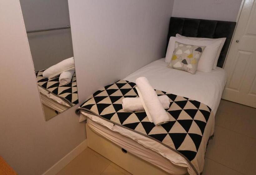 بنسيون The Lavenders