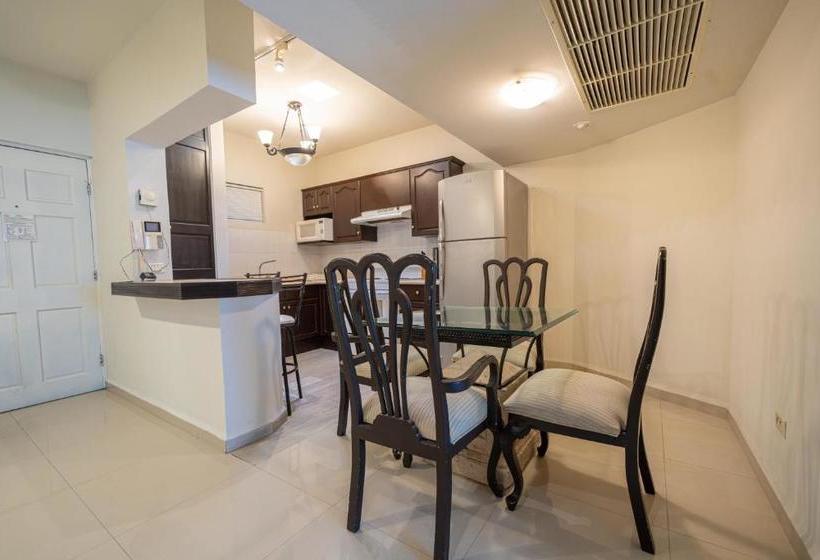 فندق Suites San Agustin By Guru