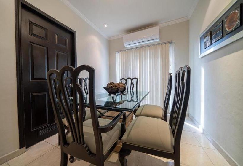 فندق Suites San Agustin By Guru