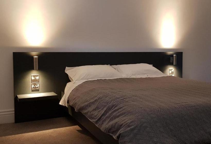 مبيت وإفطار The Red Door