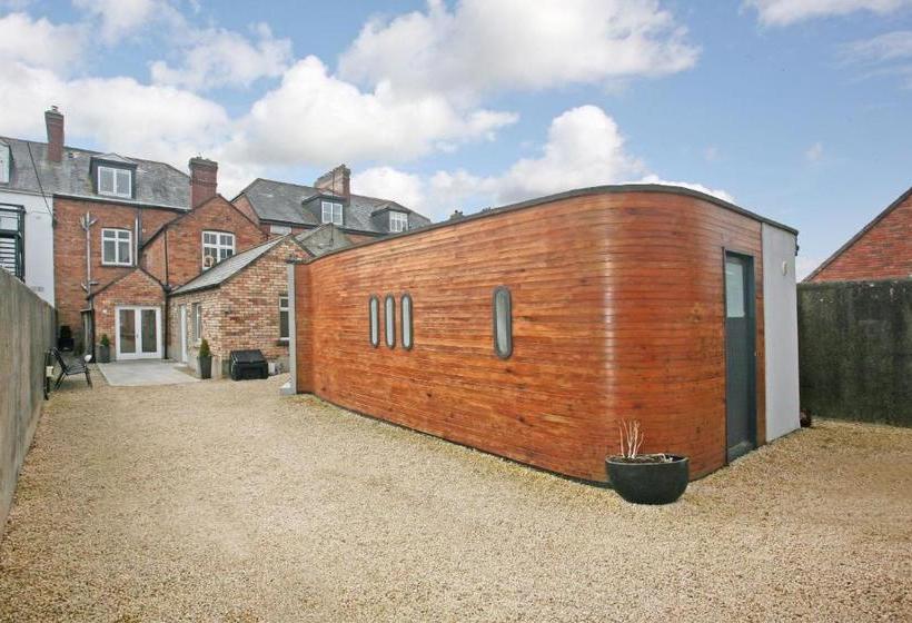 مبيت وإفطار The Red Door