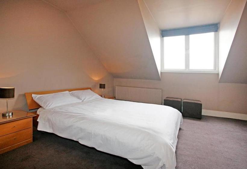 مبيت وإفطار The Red Door