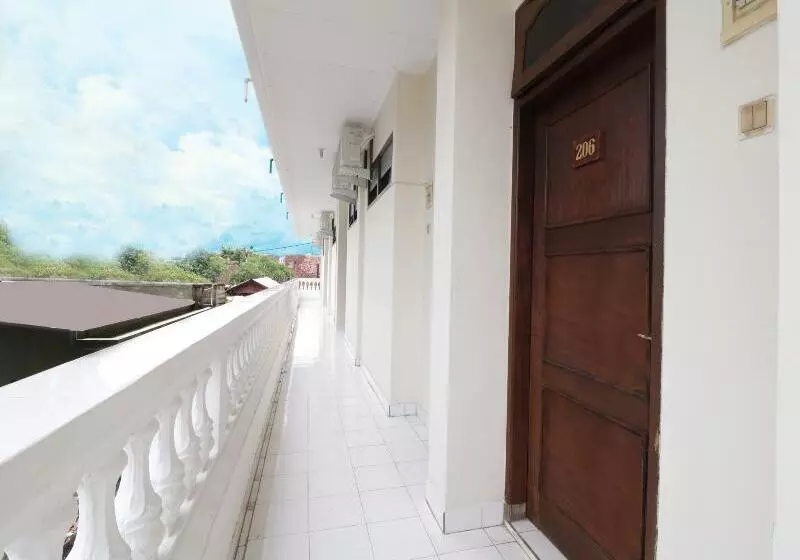 Spot On 2426 Hotel Aget Jaya Ii