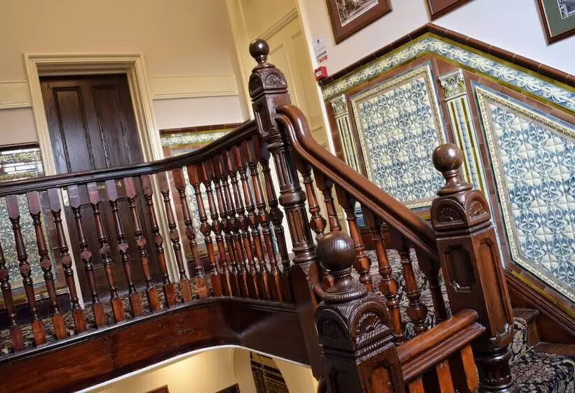 Hotelli The Seven Stars