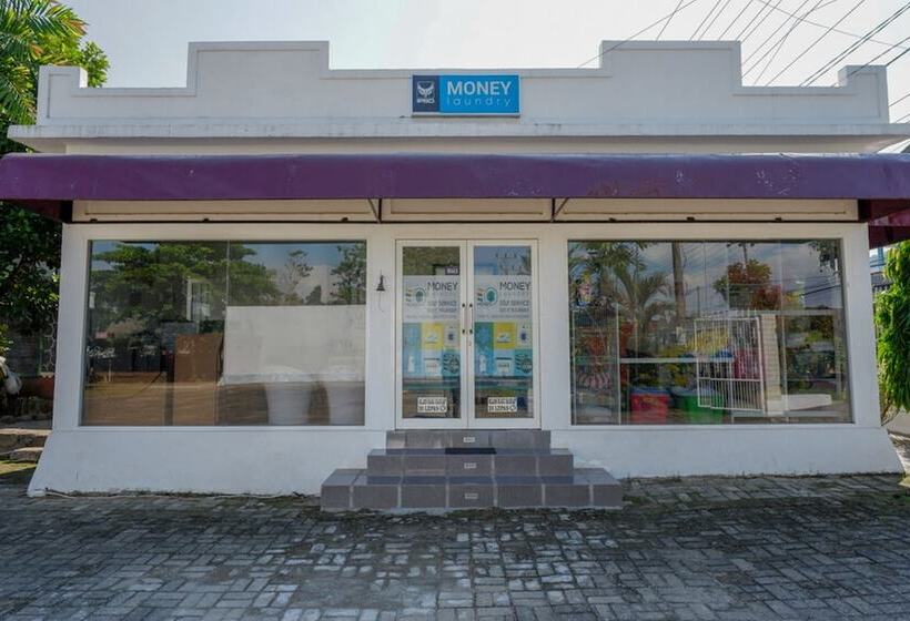 Reddoorz @ Hotel Horas Palopo