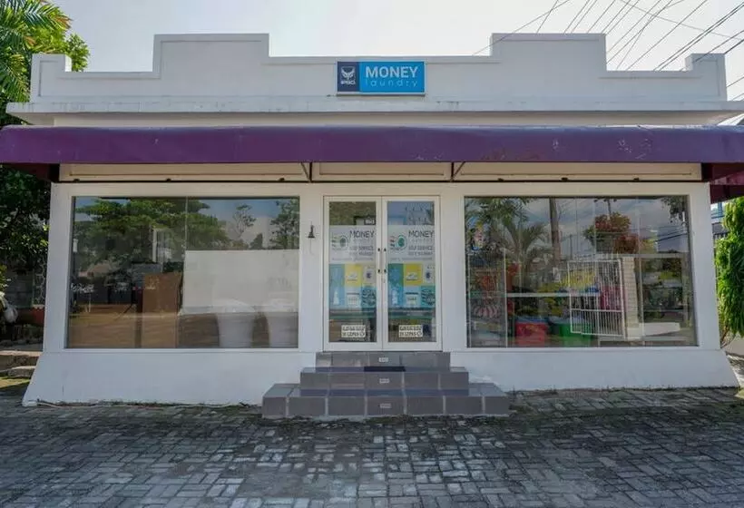 Reddoorz @ Hotel Horas Palopo