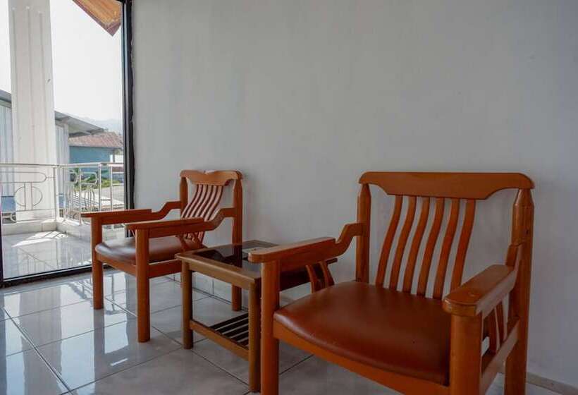 Reddoorz @ Hotel Horas Palopo