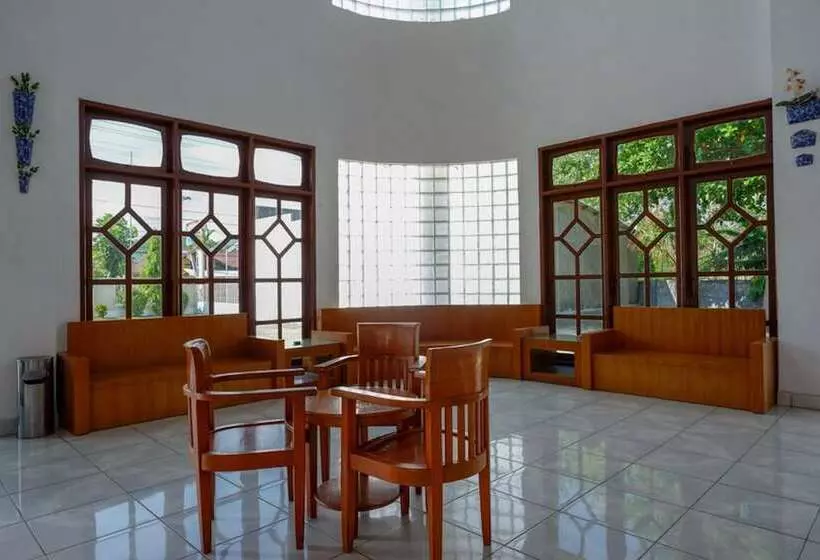 Reddoorz @ Hotel Horas Palopo