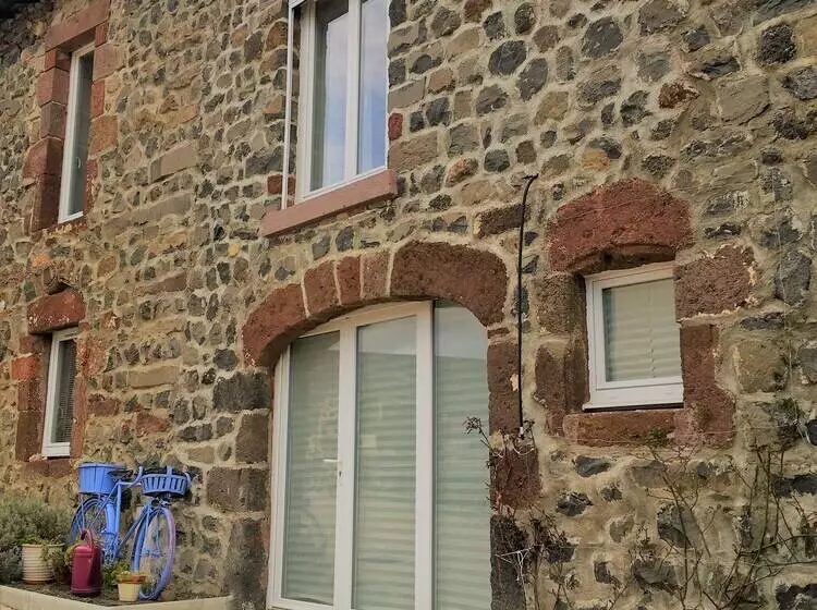 ベッドアンドブレックファースト La Cadille