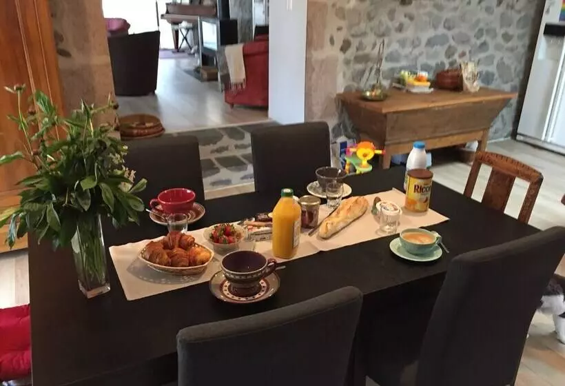 ベッドアンドブレックファースト La Cadille