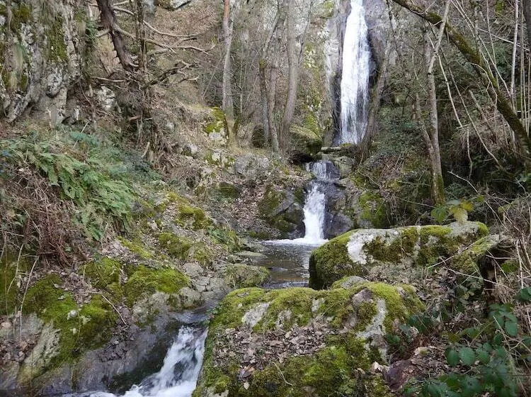 ベッドアンドブレックファースト La Cadille