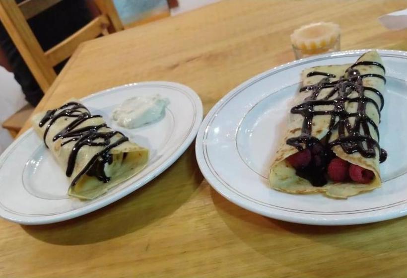 تختخواب و صبحانه Pura Vida Hostel