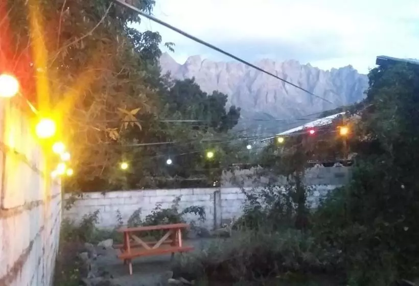 تختخواب و صبحانه Pura Vida Hostel