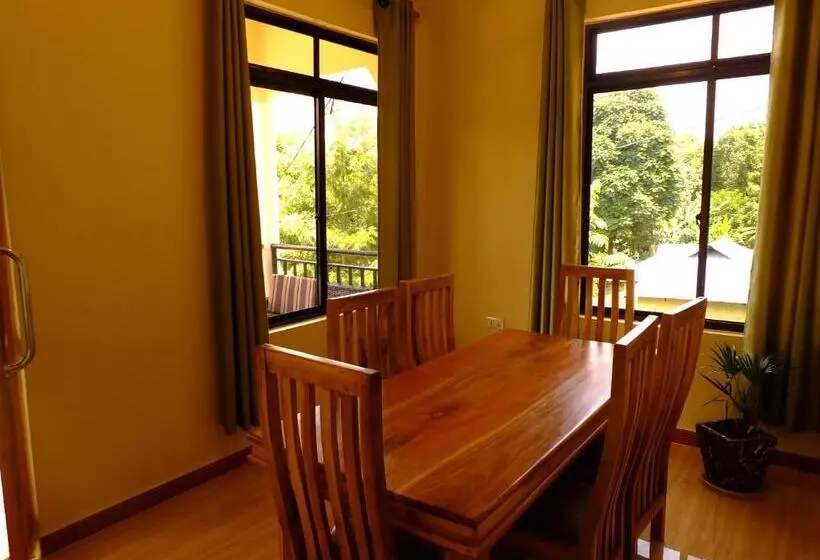 Enjivai Hostel