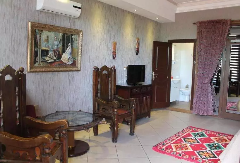 Hotelli Bella View Art Boutique