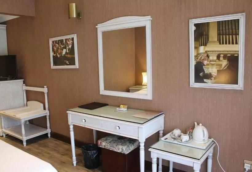 Hotelli Bella View Art Boutique