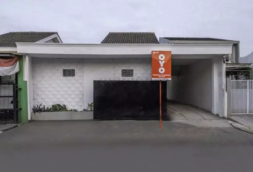 ホテル Oyo 2391 Baladewa Residence Syariah