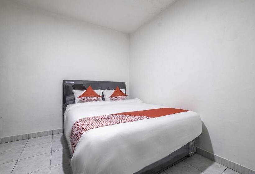 فندق Oyo 2391 Baladewa Residence Syariah