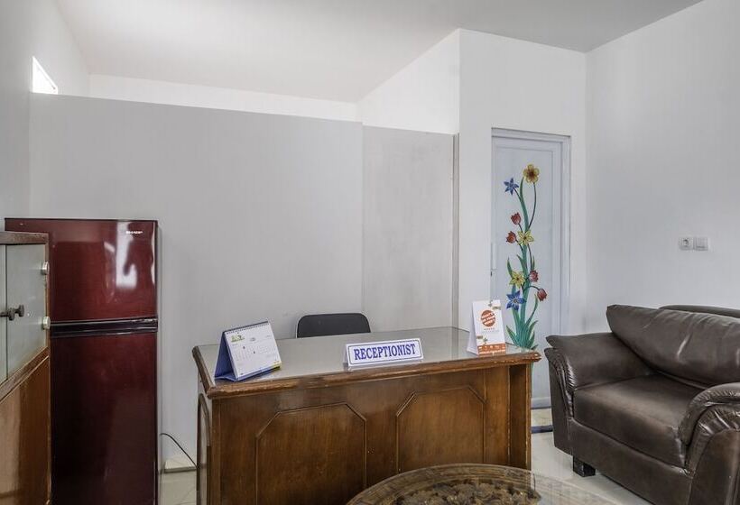 فندق Oyo 2391 Baladewa Residence Syariah