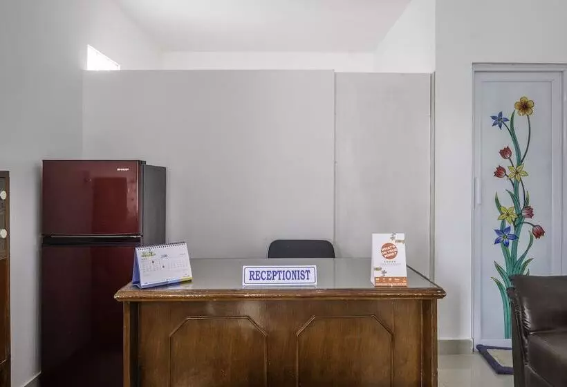 ホテル Oyo 2391 Baladewa Residence Syariah