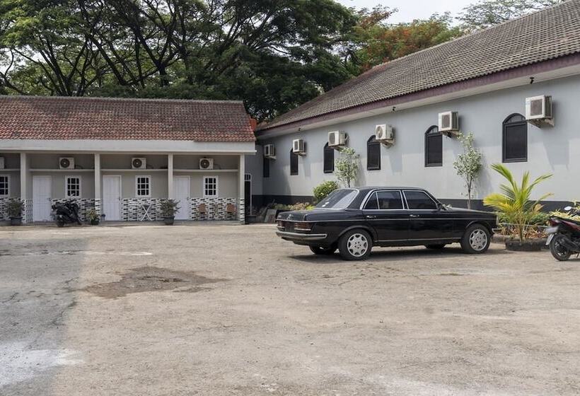 בית מלון כפרי Reddoorz Plus Near Tambun Station