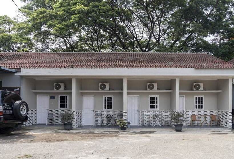 בית מלון כפרי Reddoorz Plus Near Tambun Station