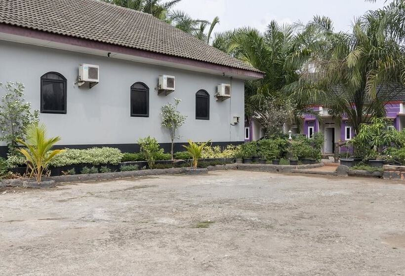 בית מלון כפרי Reddoorz Plus Near Tambun Station