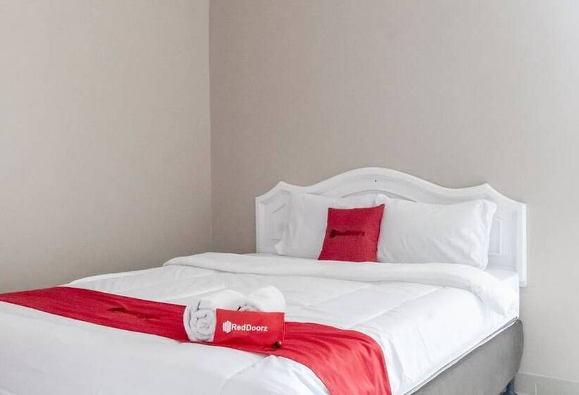 בית מלון כפרי Reddoorz Plus Near Tambun Station