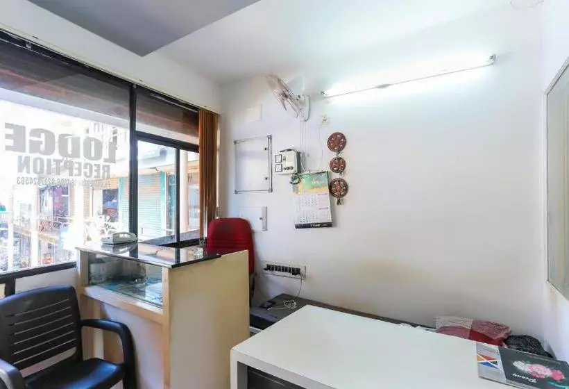 Hotelli Spot On 64968 Yem Pees