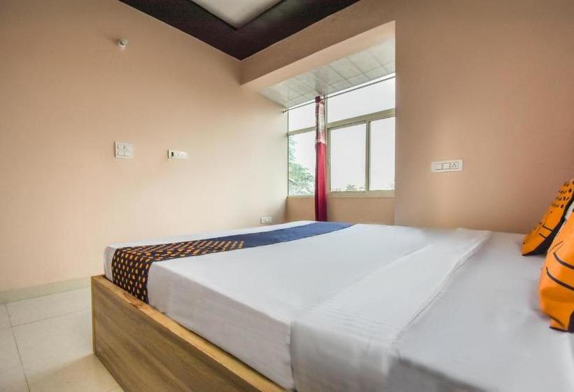 Hotell Spot On  Hi Tech