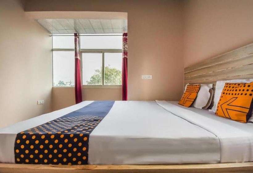 Hotell Spot On  Hi Tech